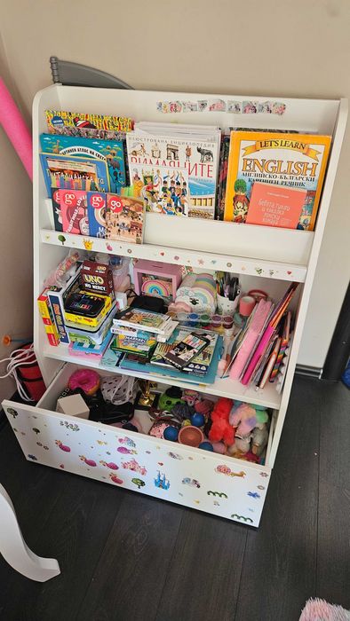 Детски бял шкаф