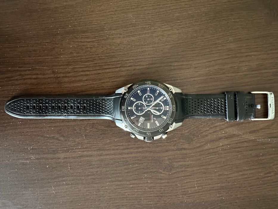 Продавам часовник Festina chronograph