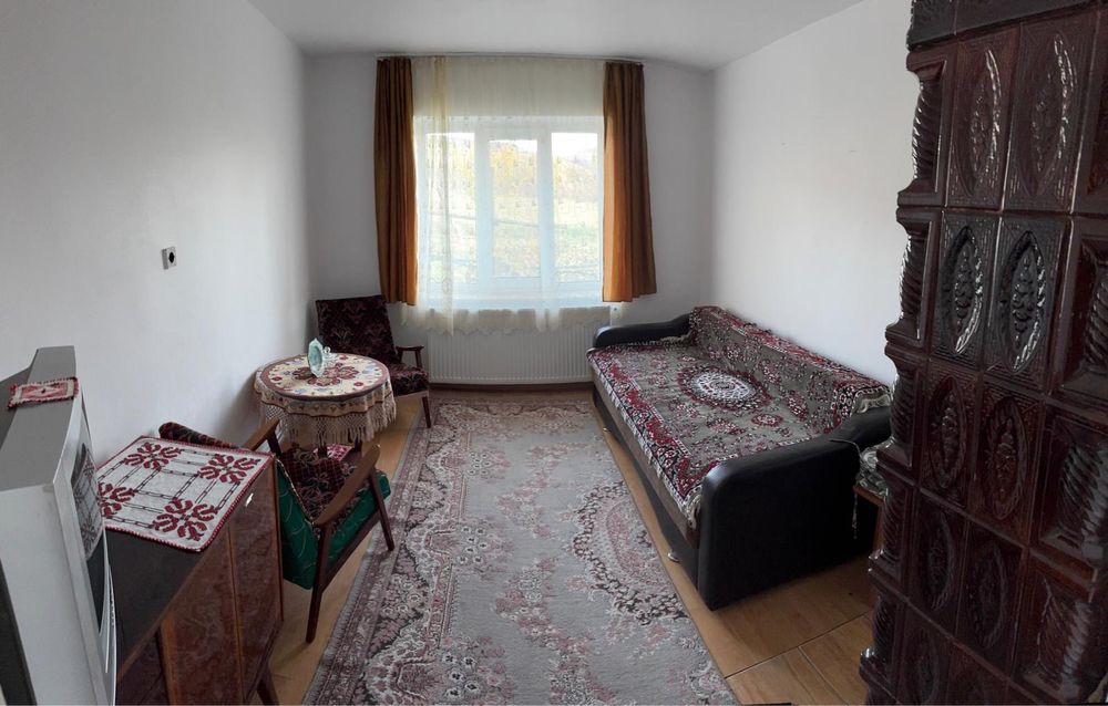 Casă la 4 km de centrul orasului Simeria.