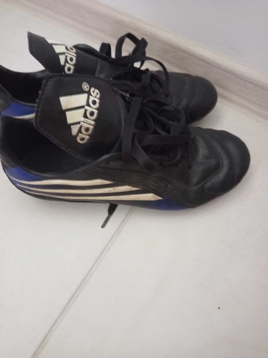 Детски бутонки adidas