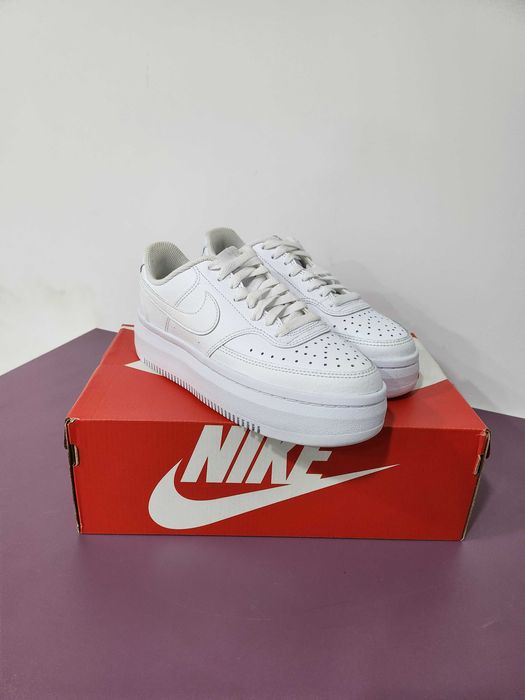 Сникърси на платформа, Nike Court Vision ALTA 38.5, 139 лв.