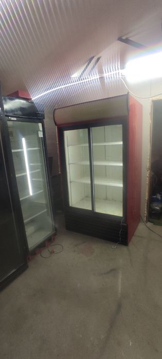 Холодильник стеклянный