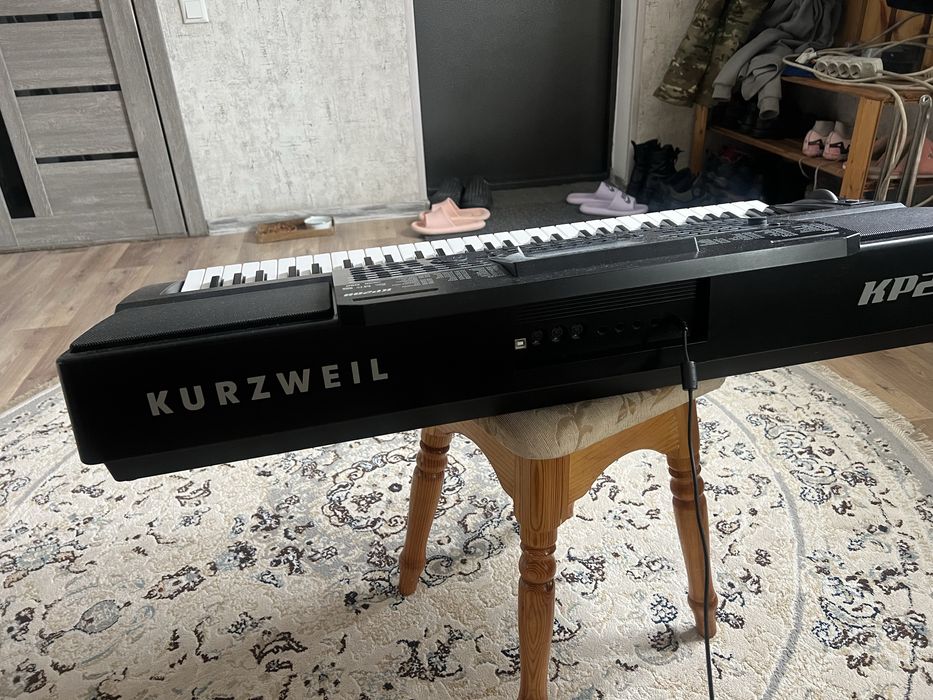 Синтезатор KURZWEIL KP200
