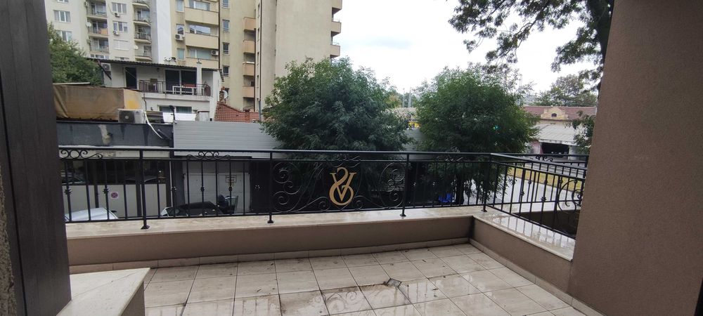 Дава се под наем Двустаен апартамент в София, Център - 62 кв.м за 612 € - Снимка #3