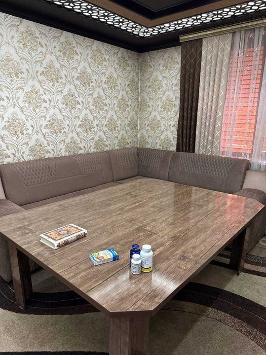 Уголок ва катта стол