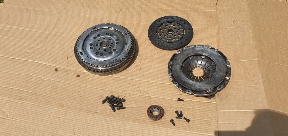 Kit ambreiaj cu volanta mercedes clk 208 2.0 benzina 111.944