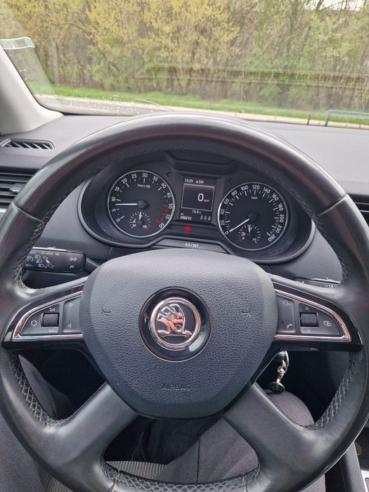 Vând skoda octavia 3