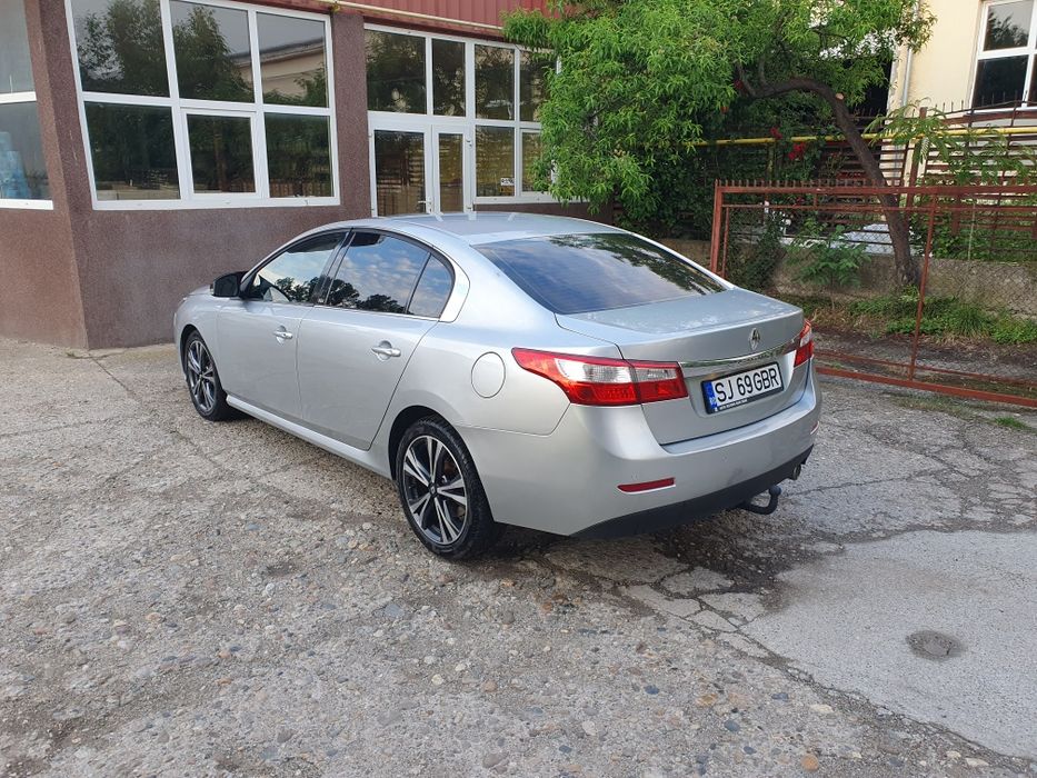RENAULT Latitude 2012 — imagine 4