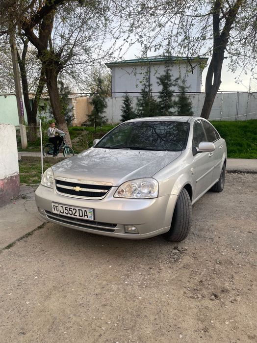 Ласетти 2005 сотилади