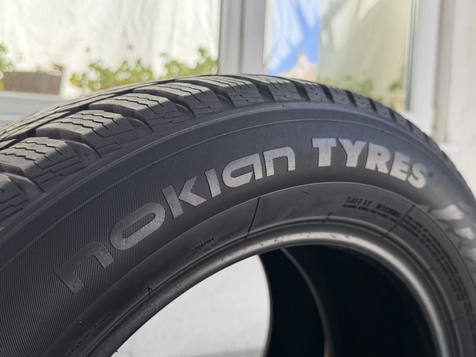205/60/16 Nokian 2Броя: 100€ 7мм
