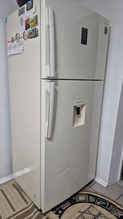 Холодильник Samsung