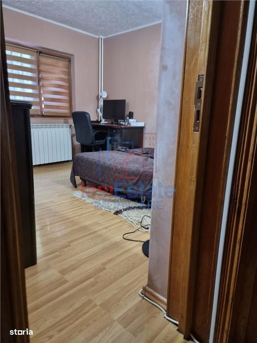 Apartament 4 camere, decomandat, 80 mp, 2 bai zona Nicolina — fotografia 3