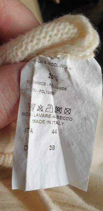 Продам теплый свитер.