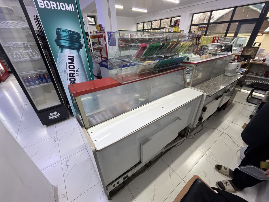 Витриные холодильники