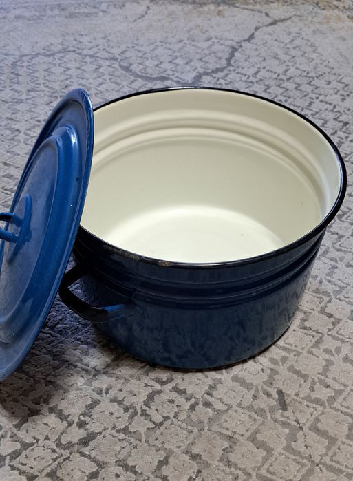 Кастрюля эмалированная