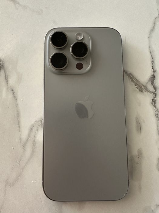 Продам айфон 16 про