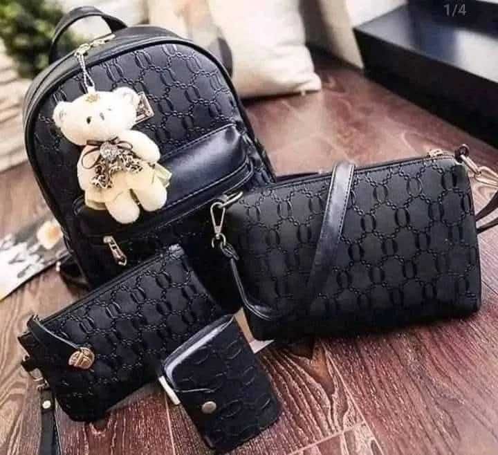 Комплект Дамска Раница, Чанта и Несесер с подарък мече