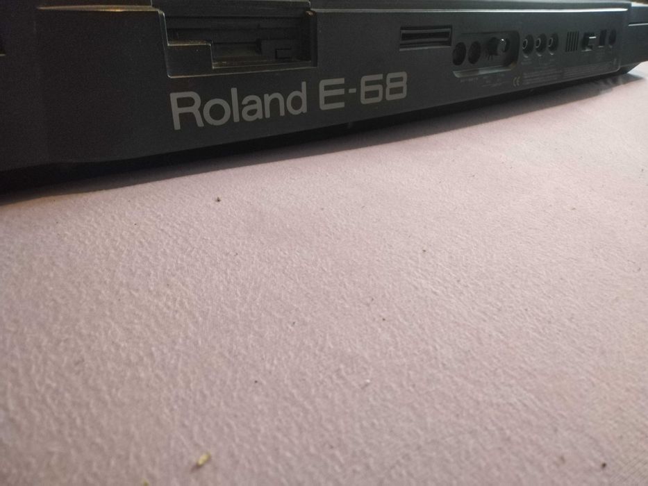 Roland E 68 Йоника електронно пиано - Отлично състояние ! + Калъфка