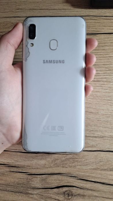 Продам телефон samsung a30