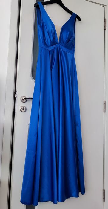 Сатенена официална рокля