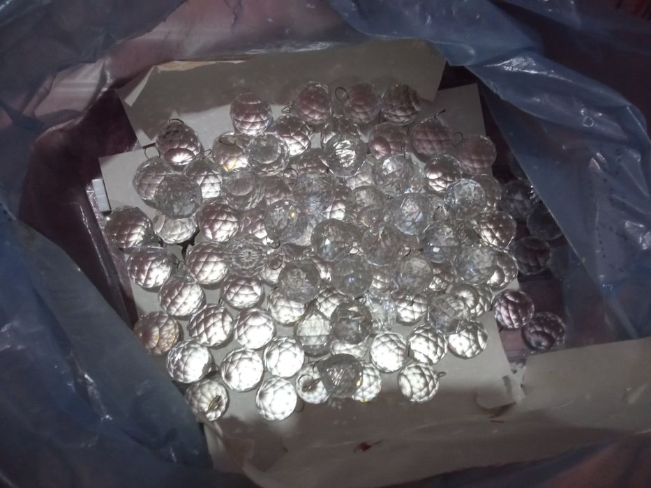 Продается люстра