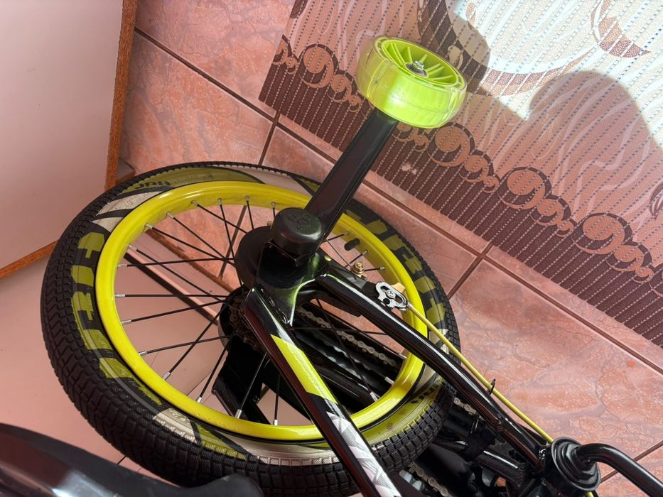 Vând bicicleta nouă pt copii