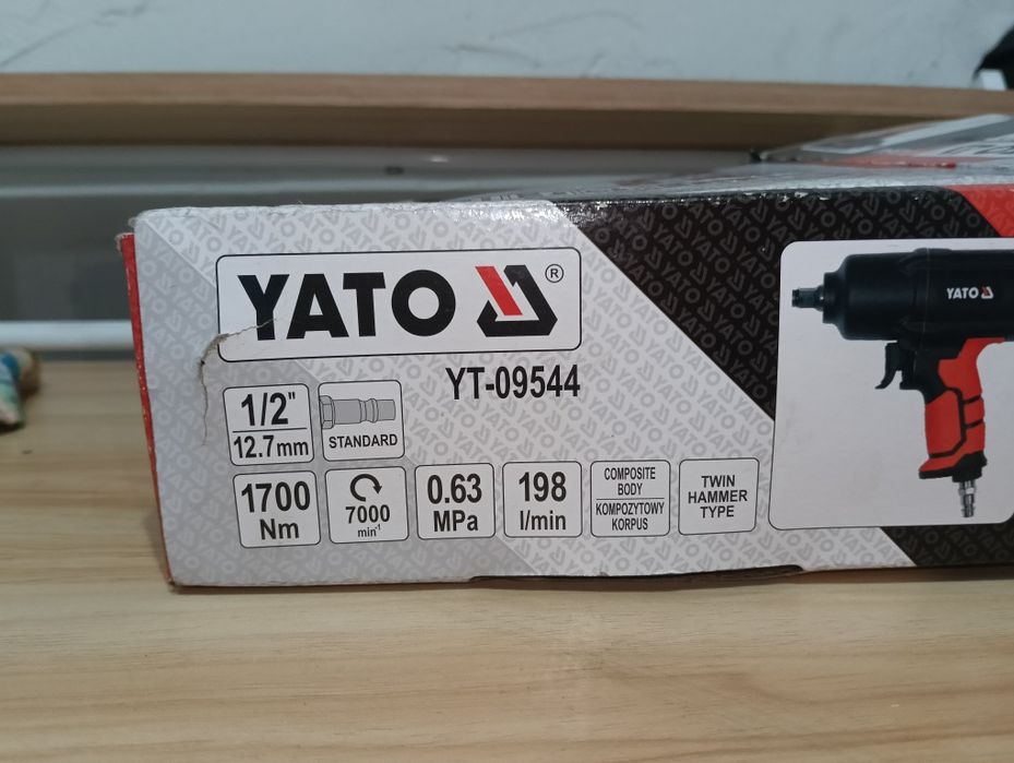 Vând pistol pneumatic YATO ( 1700 NM )