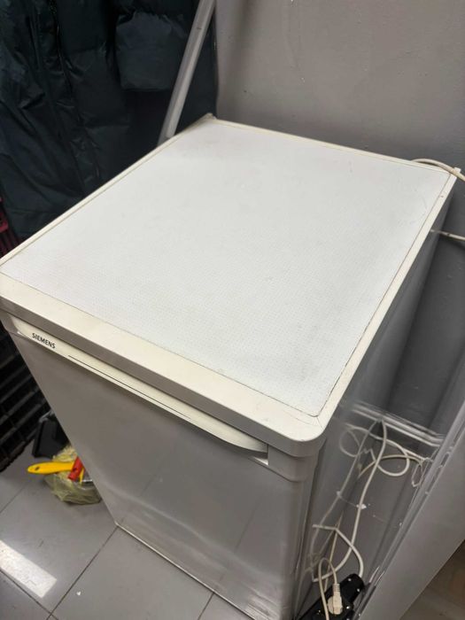 Хладилник малък/подплотов