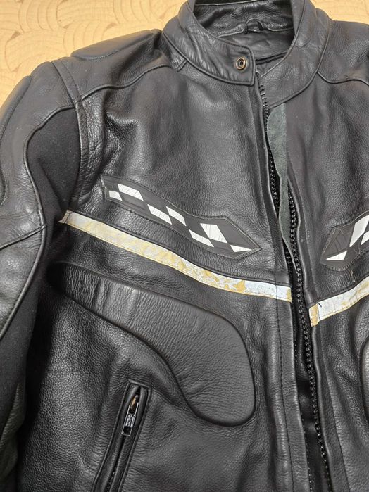 Vand costum moto din piele