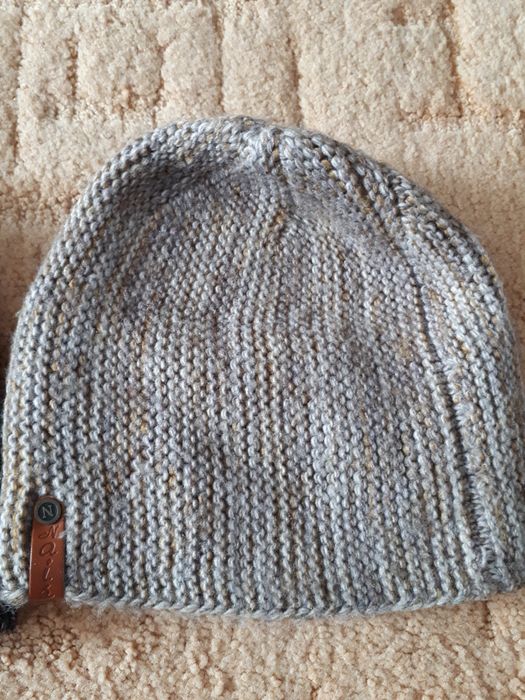 Шапки женские и наборами