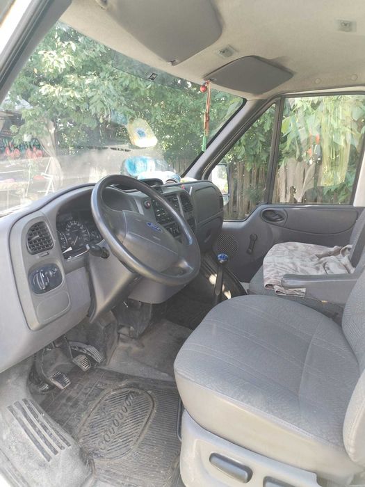 Vând Ford Transit an fabricație 2002