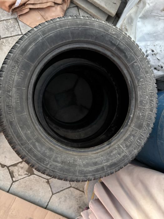 Продам всесезонный шины от нива