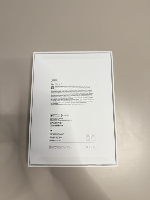 Vând iPad 11” A16 (2025) 128GB Silver + Magic Keyboard Folio ca NOU | Factură & Garanție