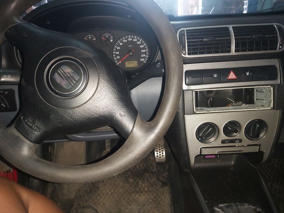 Сеат Леон 1.9 TDI 110 к.с 2000 година