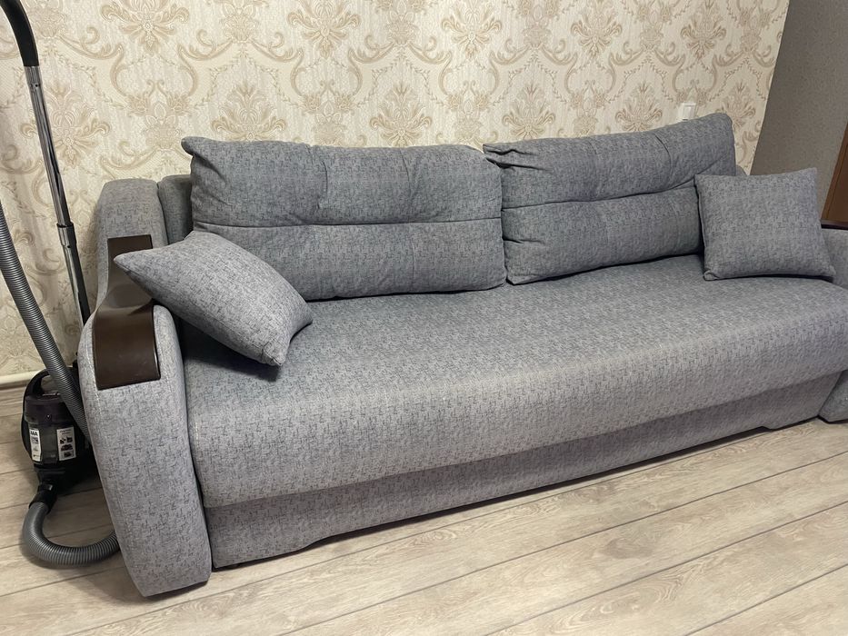 Продам диван в хорошем состоянии