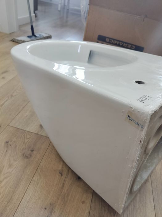 Продам подвесной унитаз