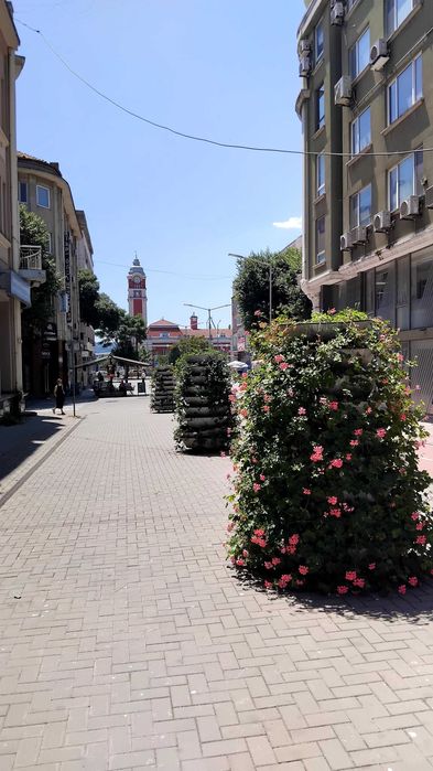 Дава се под наем Офис в Варна, Бизнес хотел - 70 кв.м за 1020 € - Снимка #1