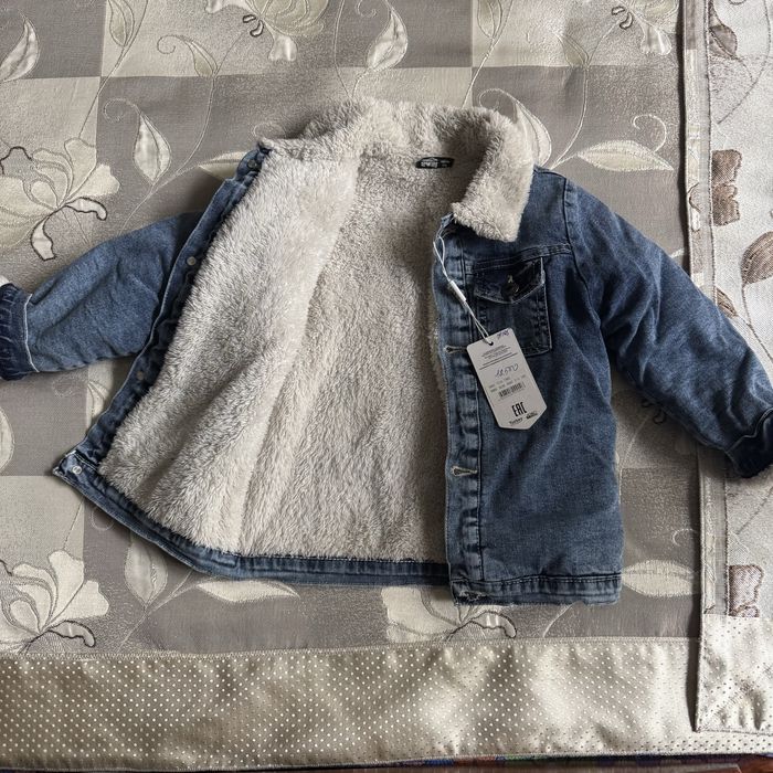 Продам десткую джинсовую куртку