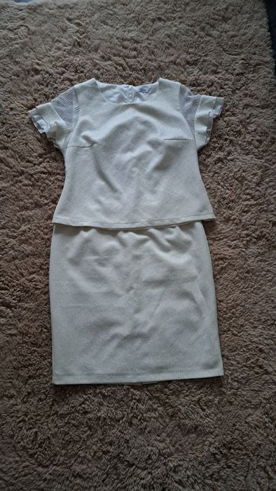 Costum fusta si bluza