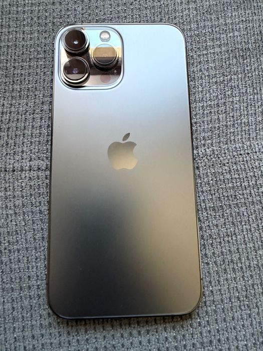 Vând iPhone 13 Pro Max 256 GB Graphite