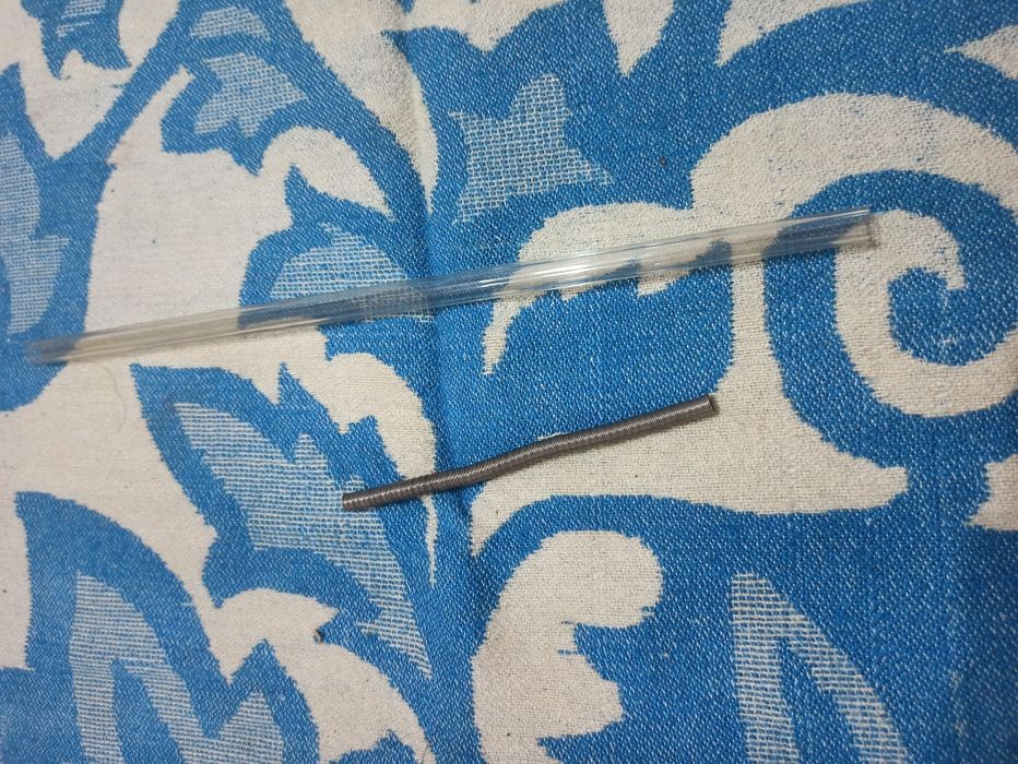 Продается стеклянная трубка с вольфрамовой пружиной накаливания новая.