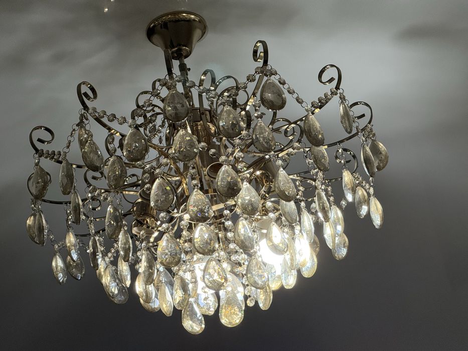 Люстра для залаа