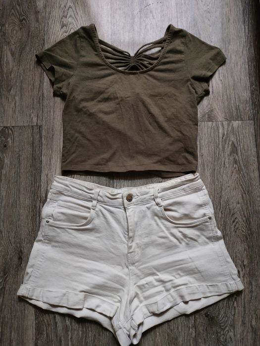 Къси панталони и тениска