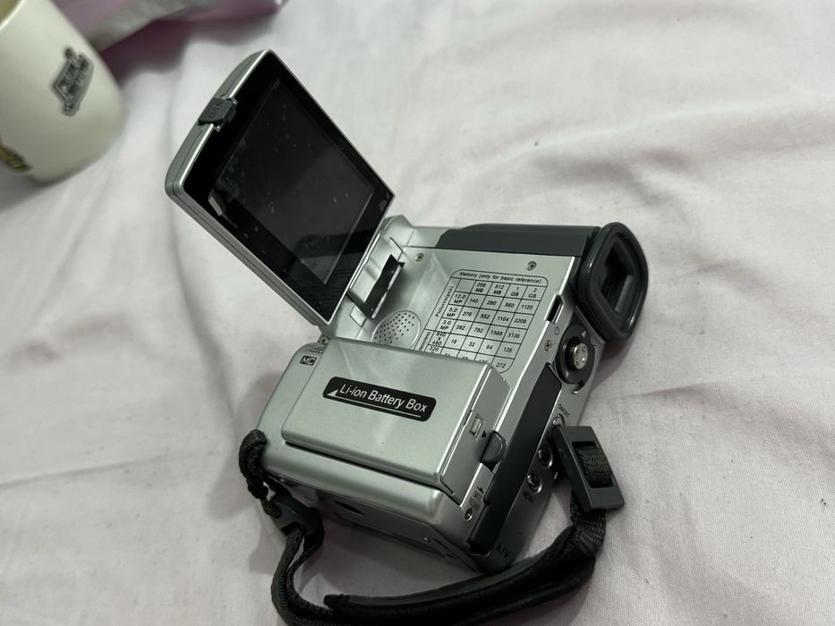 Видеокамера Sony DV9F