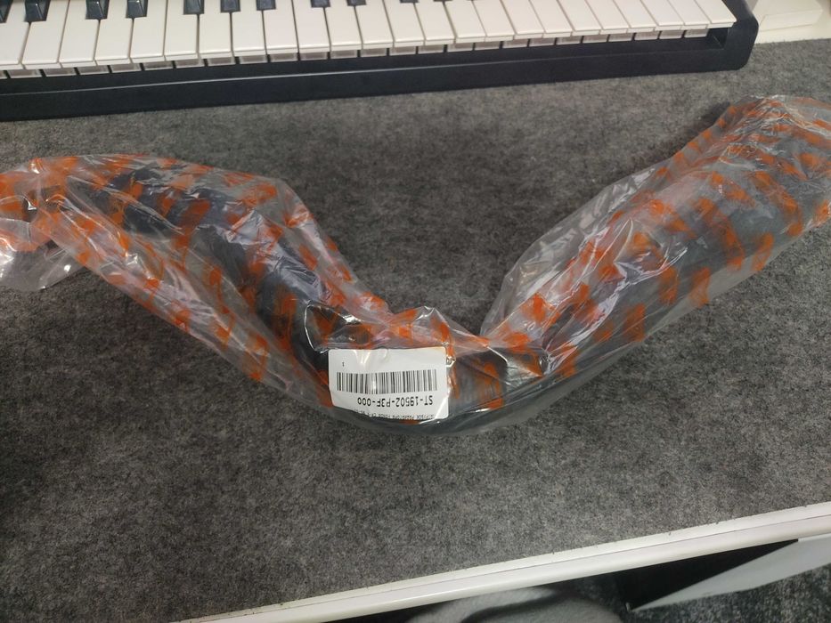 Патрубок HONDA CR-V 95-01 (НОВЫЙ)