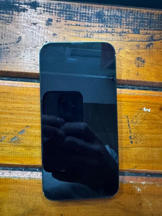 iPhone 13 зелен