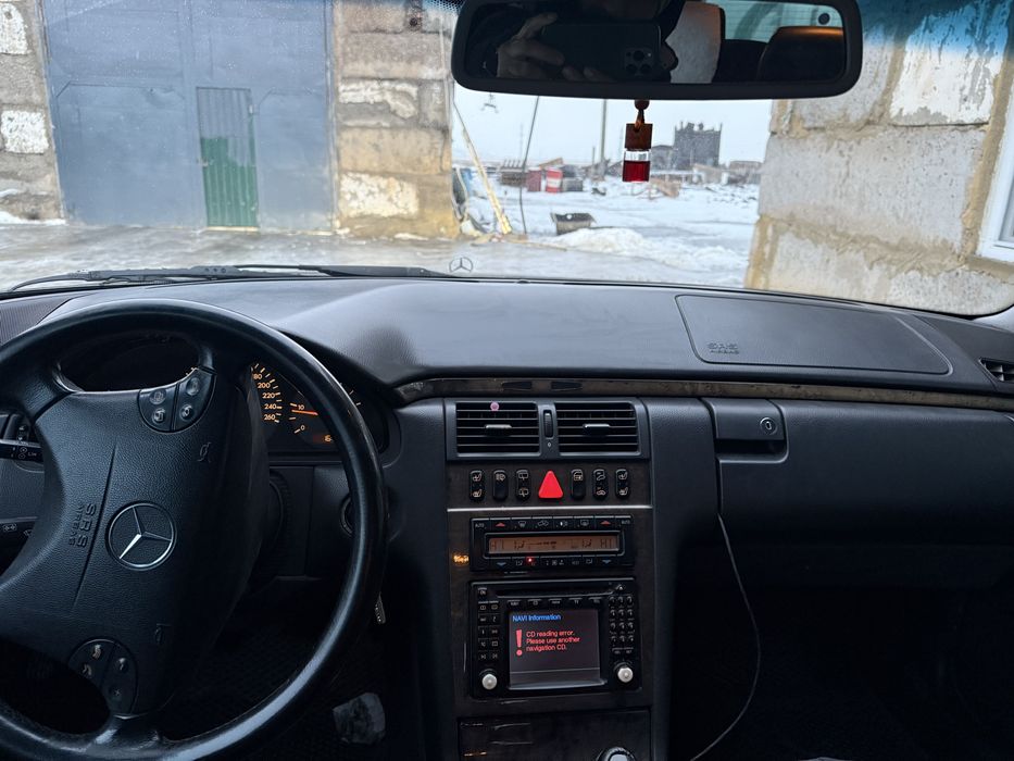 Продам mercedes 210