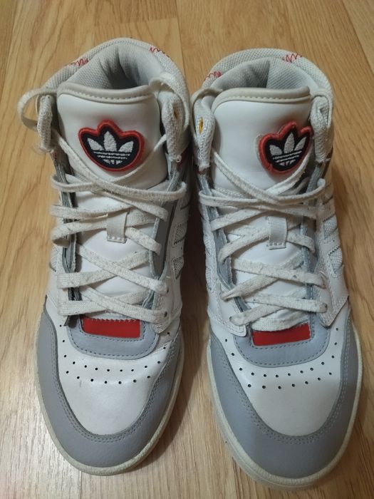 Bascheți Adidas mărimea 39 1/3