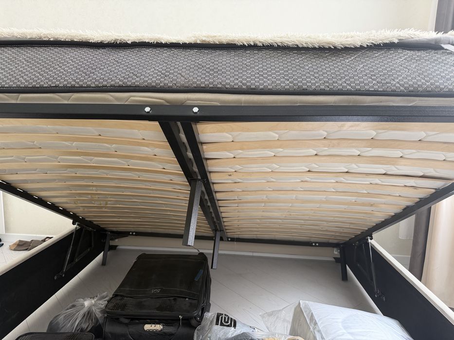 Продам кровать .