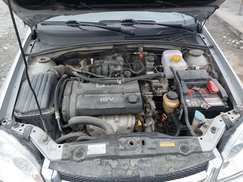 Lasetti sotiladi gen beriladi  xalati yaxshi